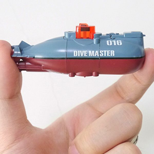 small rc submarine