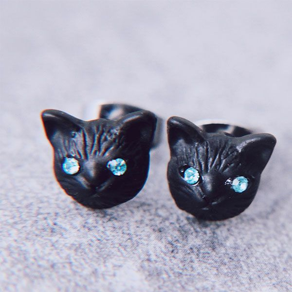 Black Cat Earrings - ApolloBox