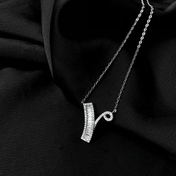 Initial Pendant Necklace - ApolloBox