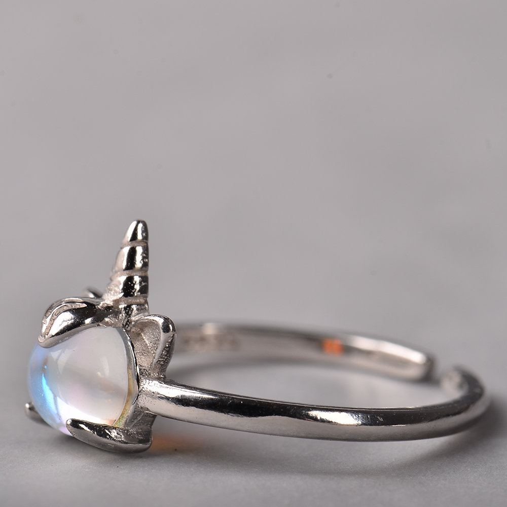 Unicorn Ring Silver Tone / 9