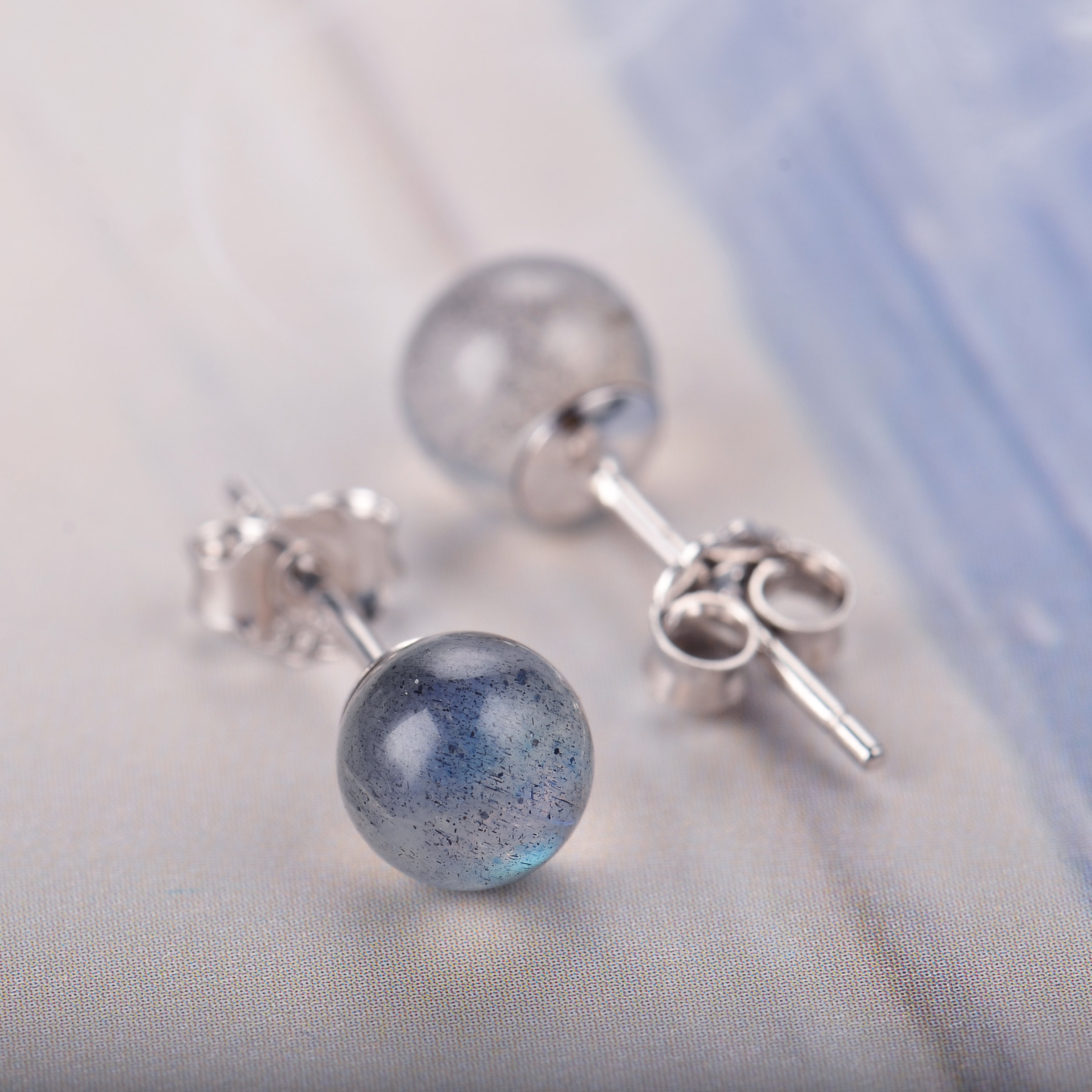 MosDream Natural Moonstone Studs - ApolloBox