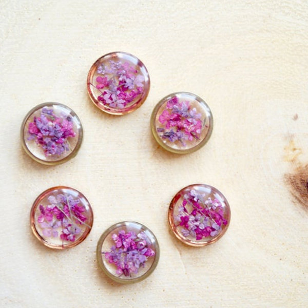 Pressed Flower Circle Pendant Necklace - ApolloBox