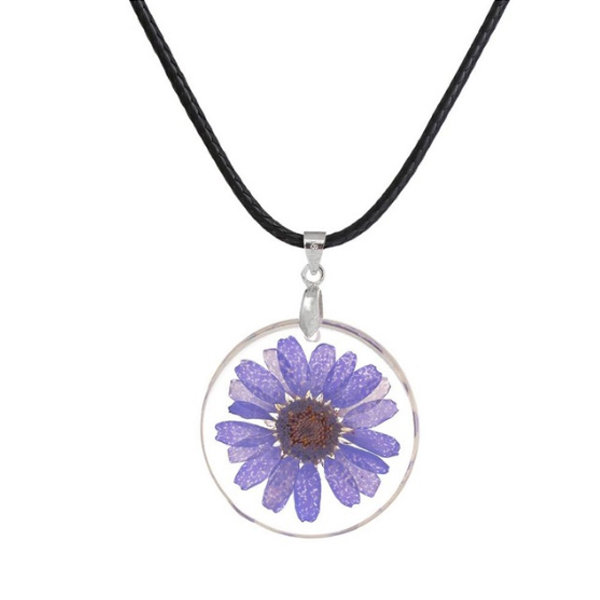 Daisy Flower Necklace - ApolloBox