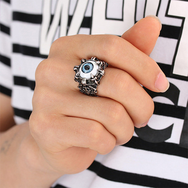 Goth Style Silver Cat’s Eye Ring from Apollo Box