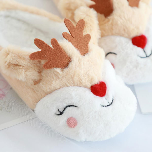 mens reindeer slippers