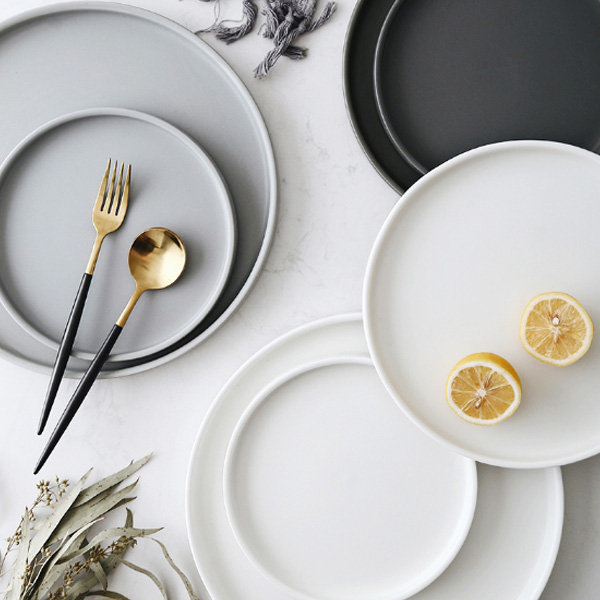 Sleek Round Dining Plate from Apollo Box