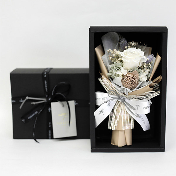 Single Cream White Eternal Rose Bouquet - ApolloBox