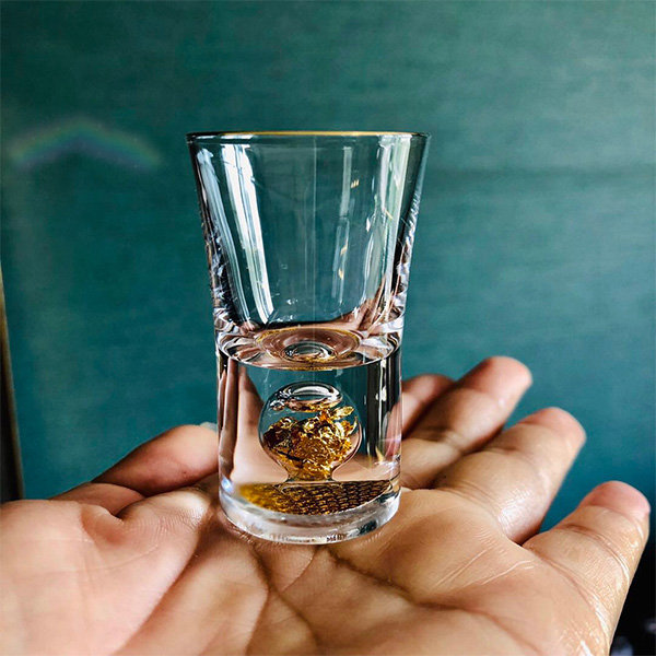 Gold Flake Shot Glass Apollobox