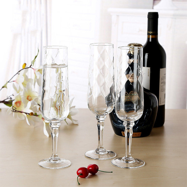 Modern Wine and Champagne Glass - ApolloBox
