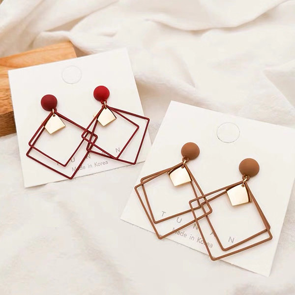 Square Dangling Earrings - ApolloBox