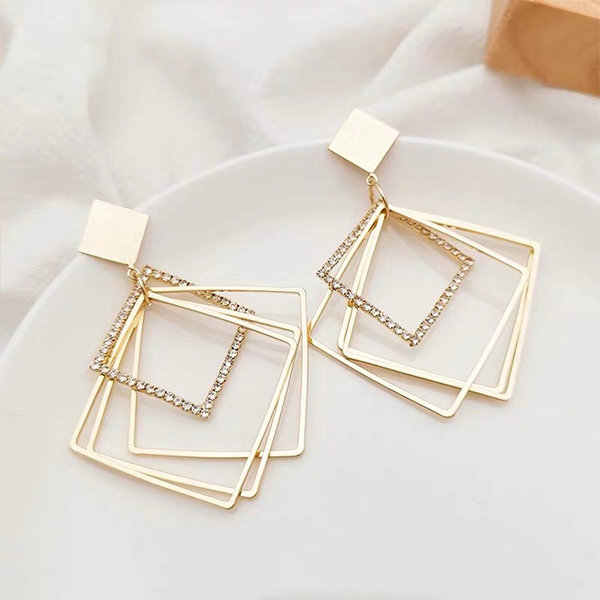 Square Dangling Earrings - ApolloBox