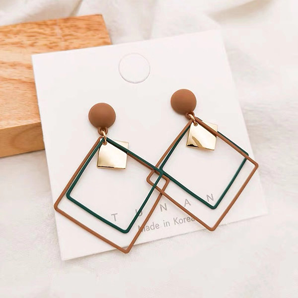 Square Dangling Earrings - ApolloBox