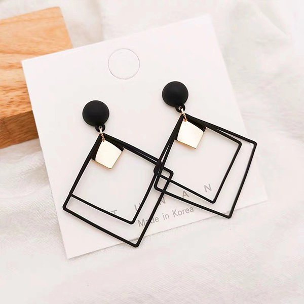 Square Dangling Earrings - ApolloBox