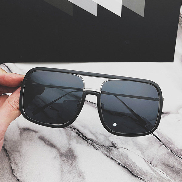 Stylish Square Sunglasses - ApolloBox