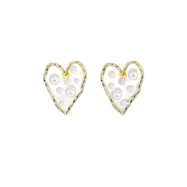 Pretty Pearl Heart-Shaped Earrings - ApolloBox
