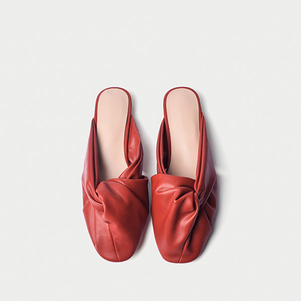 Pleated Flat Slippers - ApolloBox