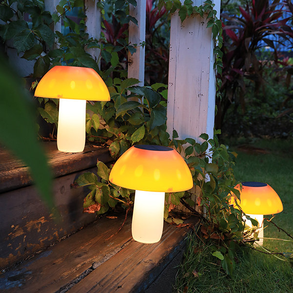 deze afdrijven uitglijden Solar Powered Mushroom Garden Lamp - ApolloBox