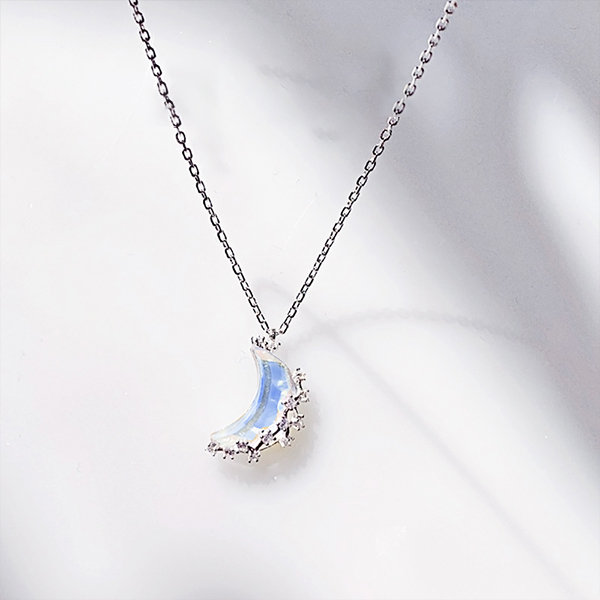 Cervana - Birthstone Moon Pendant Necklace ✨📿🌙 🛒 Shopee:... | Facebook