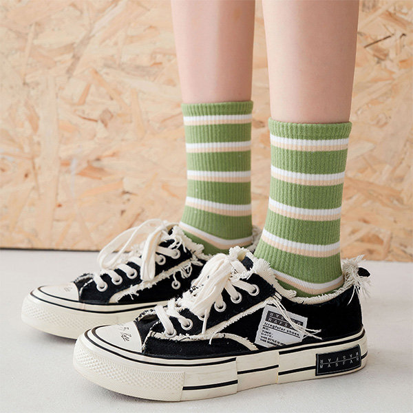 Funky Green Socks - ApolloBox