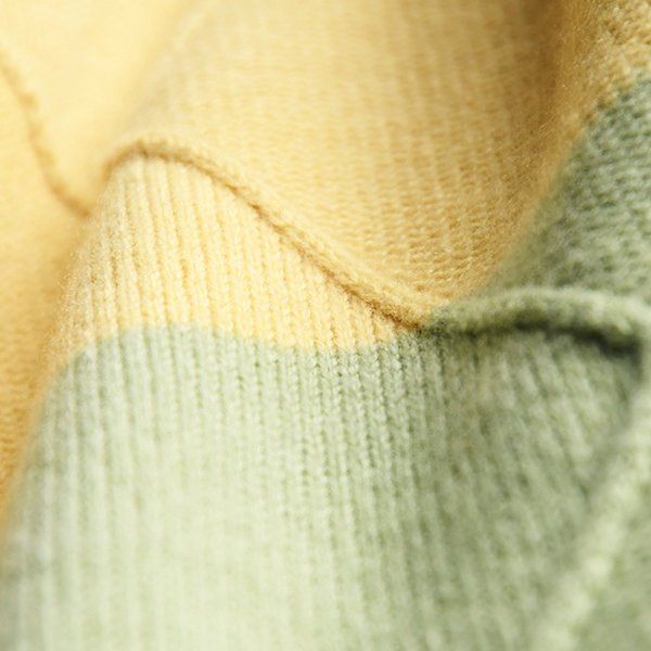 Color Block Sweater - ApolloBox