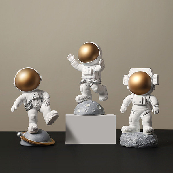 Resin Astronaut Decor - Space Colleciton - Pink - Black - ApolloBox