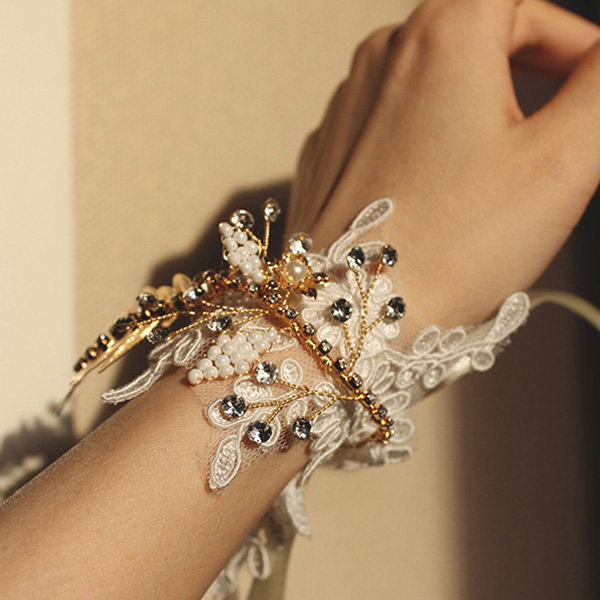 Golden Floral Lace-up Wedding Wrist Corsage