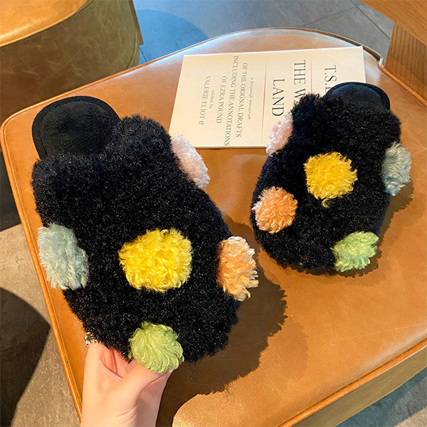 Cute Plush Slippers - ApolloBox