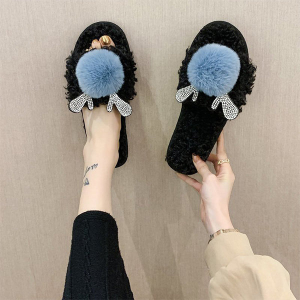 Plush Deer Slippers - ApolloBox