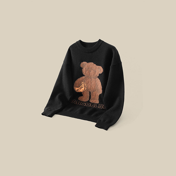 Vintage Inspired Bear Sweatshirt - ApolloBox