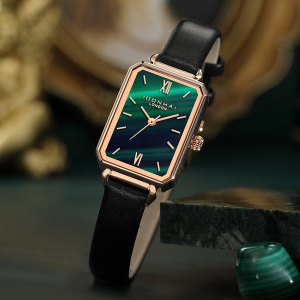 Emerald watch outlet