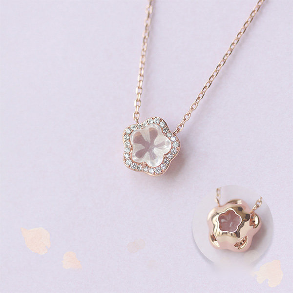 Cherry Blossom Necklace - ApolloBox
