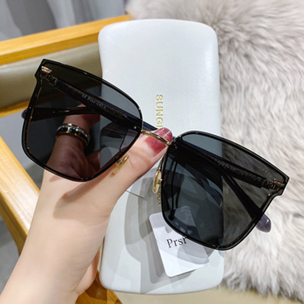 Large Framed Sunglasses - ApolloBox
