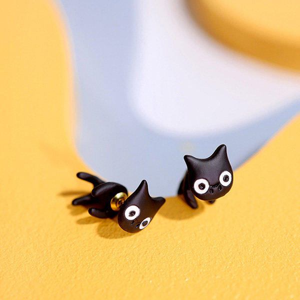 Wide Eyes Black Cat Earrings