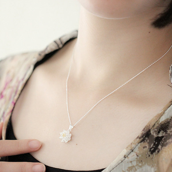 Elegant Lotus Necklace - Sterling Silver - Floral Design from Apollo Box