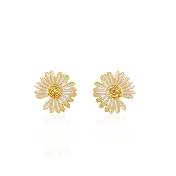 Dainty Daisy Jewelry Collection from Apollo Box