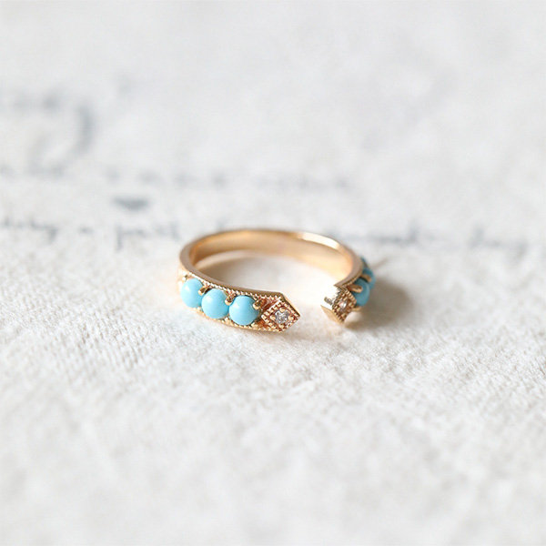 Charming Turquoise Ring from Apollo Box