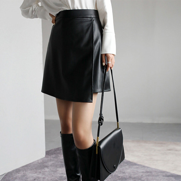 Faux Leather Retro Inspired Skirt - ApolloBox