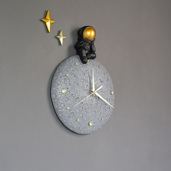 Astronaut Moon Clock