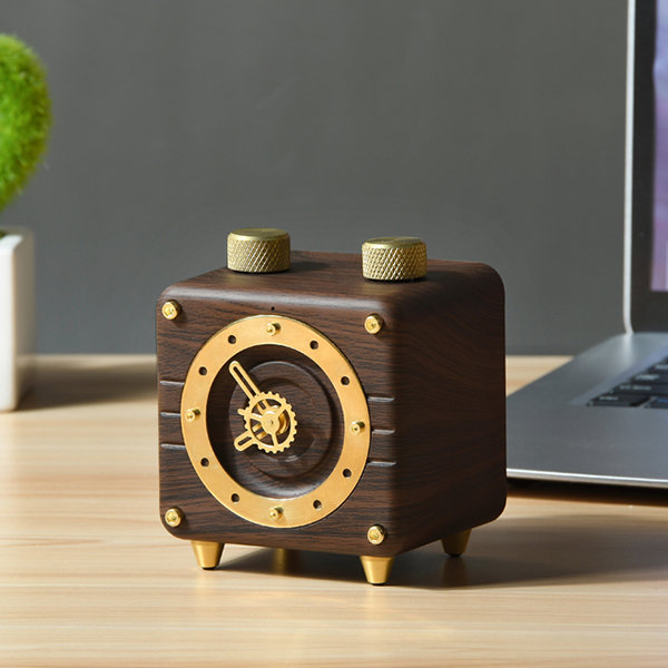 Retro Robot Bluetooth Speaker - ApolloBox