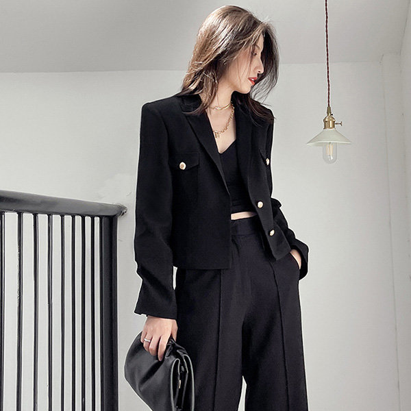 Stylish And Feminine Suit - ApolloBox