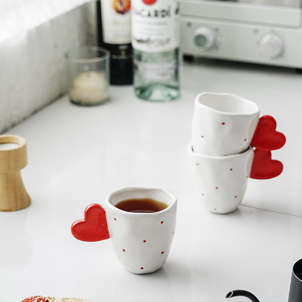 Red Heart Featured Mug - ApolloBox