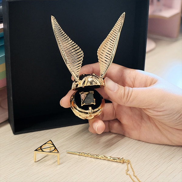 Harry Potter Golden Snitch Silver Wings Spinner