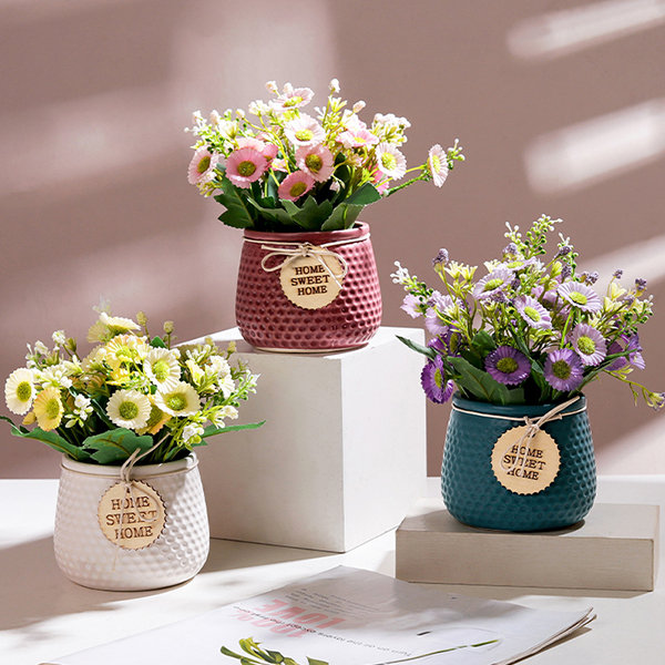 Faux Potted Daisies - ApolloBox