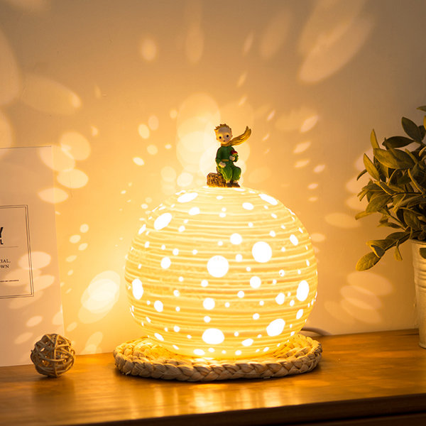 brud Sygdom Ni Little Prince Night Lamp - Ceramic - 2 Light Options - ApolloBox