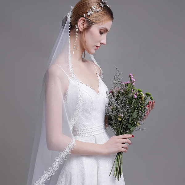Romantic Pearl Bridal Veil from Apollo Box