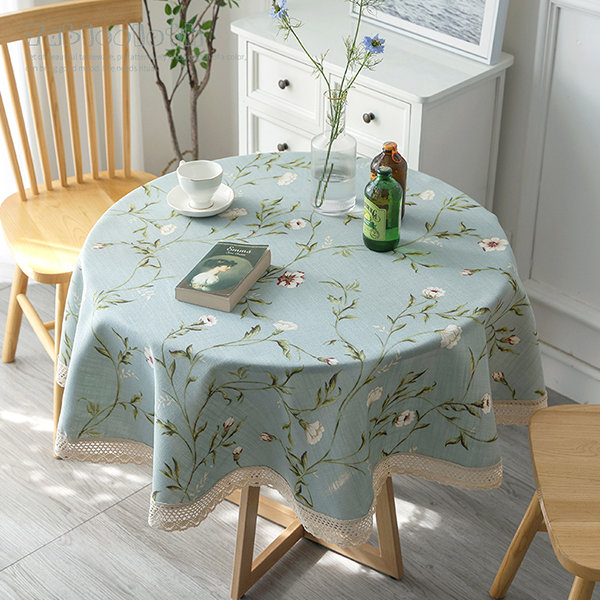 Refreshing Floral Tablecloth - ApolloBox