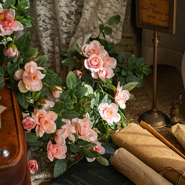 Artificial Gardenia Garland - ApolloBox