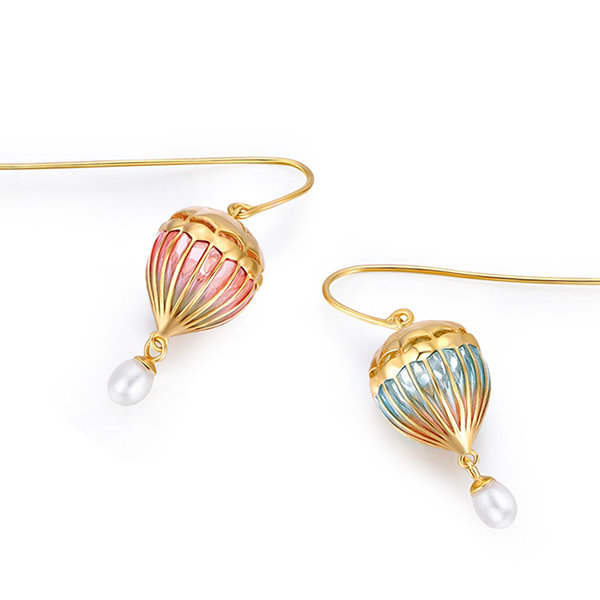 Pretty Hot Air Balloon Earrings ApolloBox