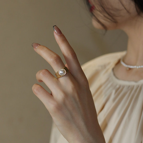 Elegant Pearl Open Ring