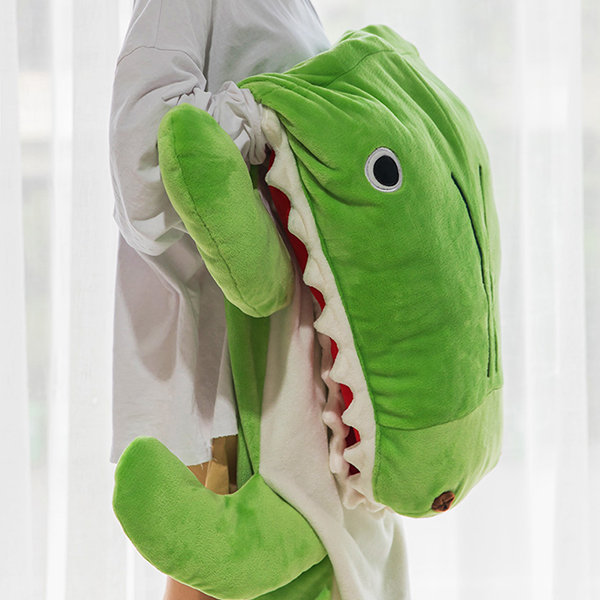 Alligator sleeping outlet bag